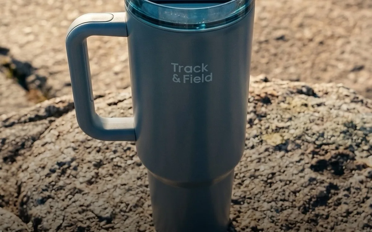 De uma foto de celular a um product shot de campanha. Track & Field, Imagens