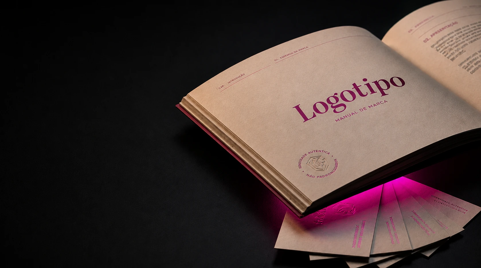 Identidade visual — Naming, brandbook e sistema visual ponta a ponta.